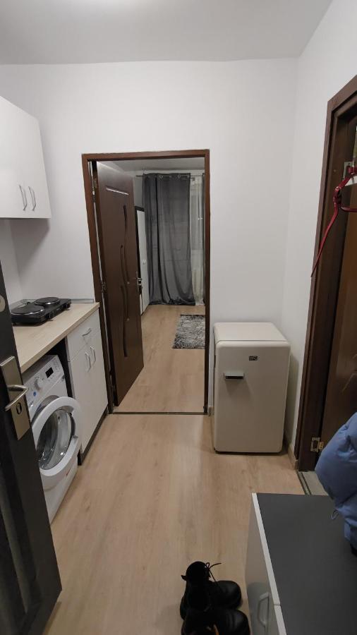 Garsoniera 30Mp Chrysflatty1 - Free Netflix Appartement Arad Buitenkant foto