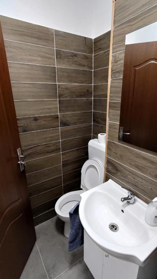 Garsoniera 30Mp Chrysflatty1 - Free Netflix Appartement Arad Buitenkant foto