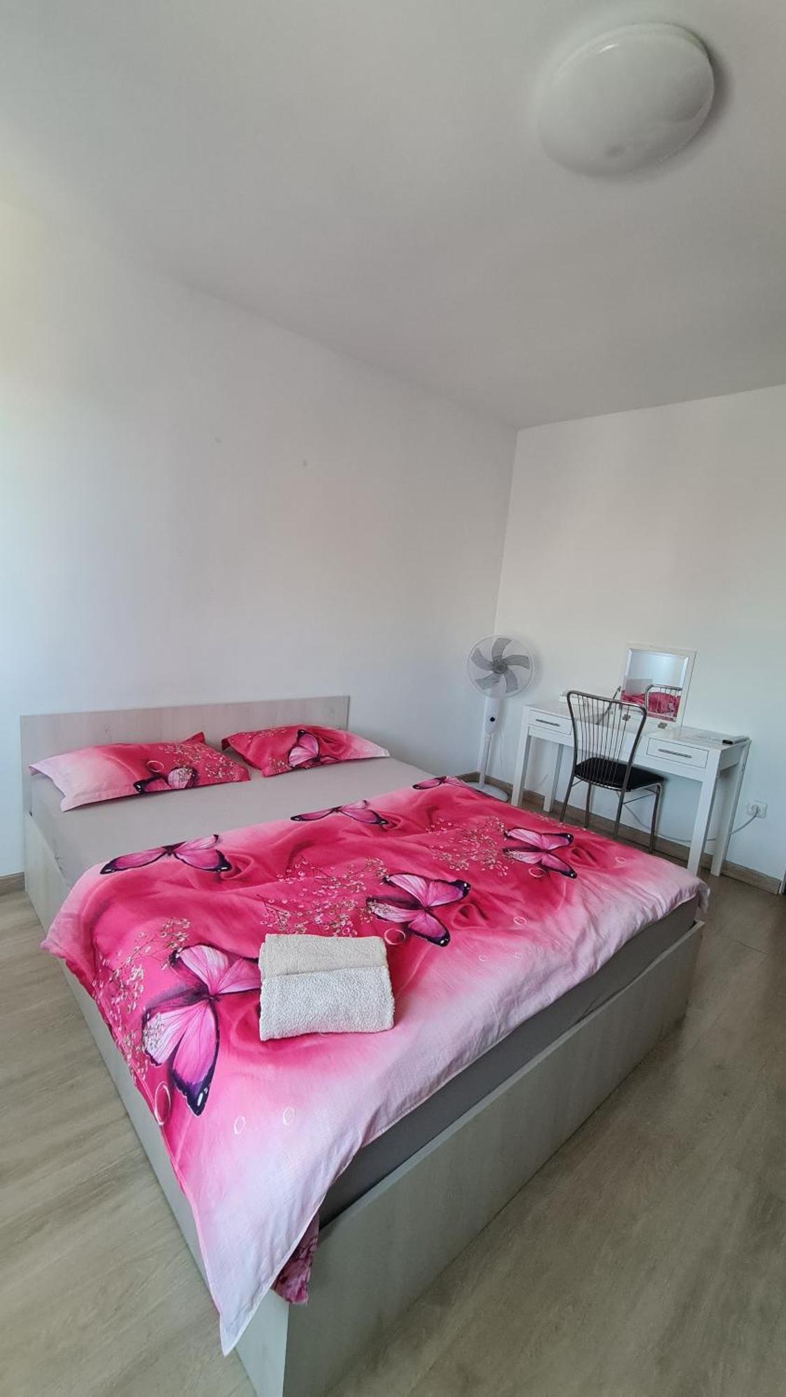 Garsoniera 30Mp Chrysflatty1 - Free Netflix Appartement Arad Buitenkant foto